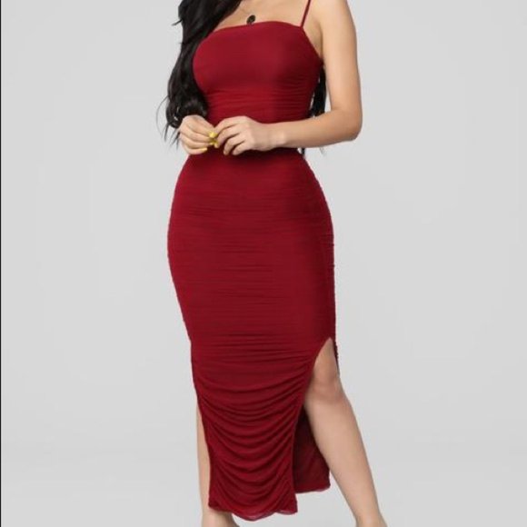 Fashion Nova Dresses & Skirts - Burgundy Ruched Midi Dress with slits